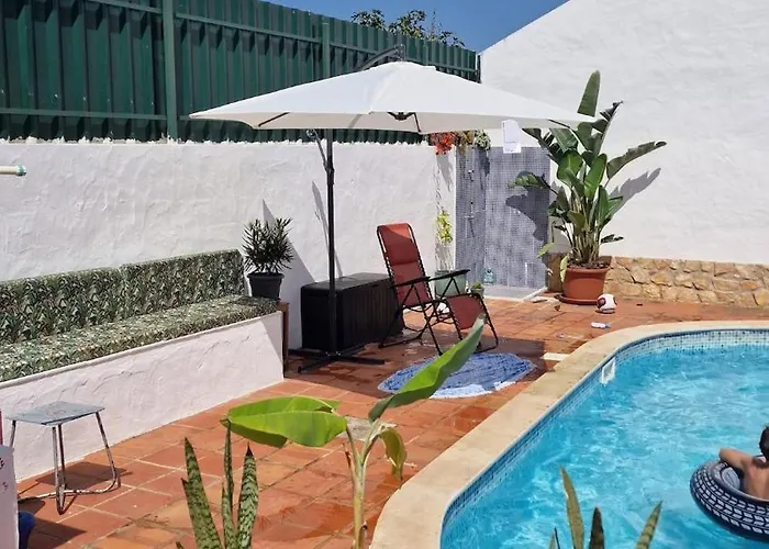 Peaceful Surrounding Private Pool Лориньян